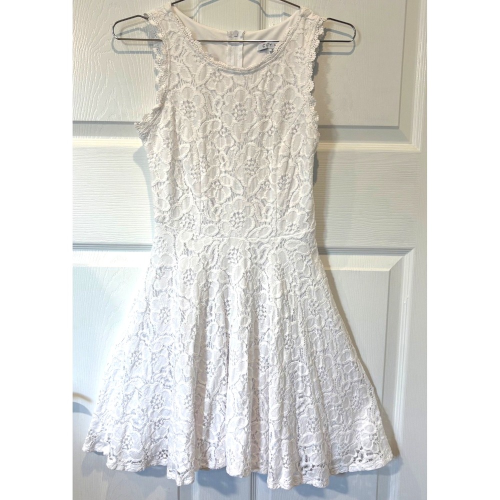 City Vibe‎ White Lace Embroidered Fit & Flare Dress Size 0 - EUC!